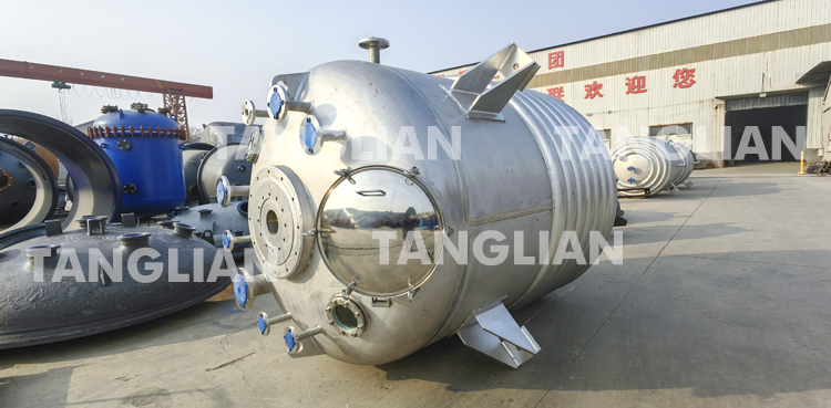 關(guān)于不銹鋼反應釜的表面處理(圖1) 搪玻璃反應釜7.jpg